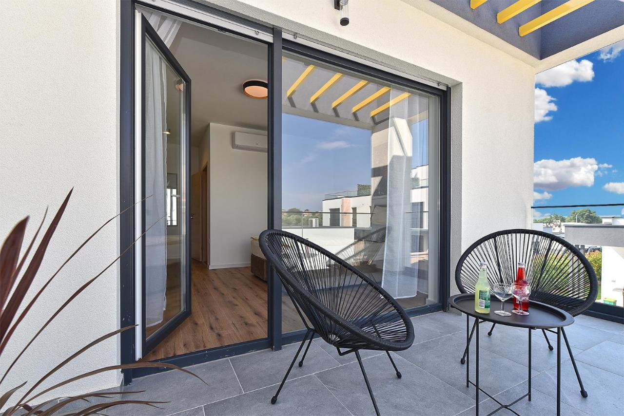 Jlo 2 Mit 4 E-Bikes Villa เปโรย ภายนอก รูปภาพ