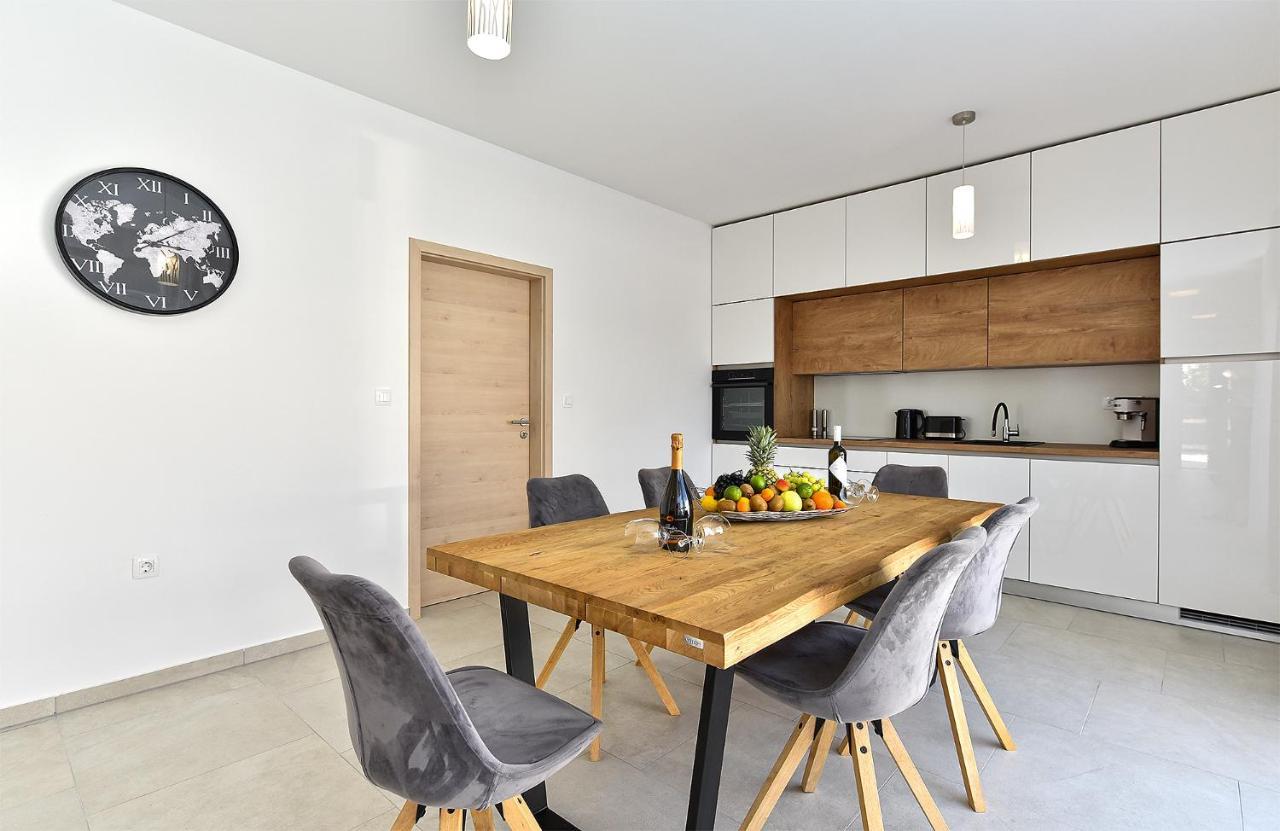 Jlo 2 Mit 4 E-Bikes Villa เปโรย ภายนอก รูปภาพ