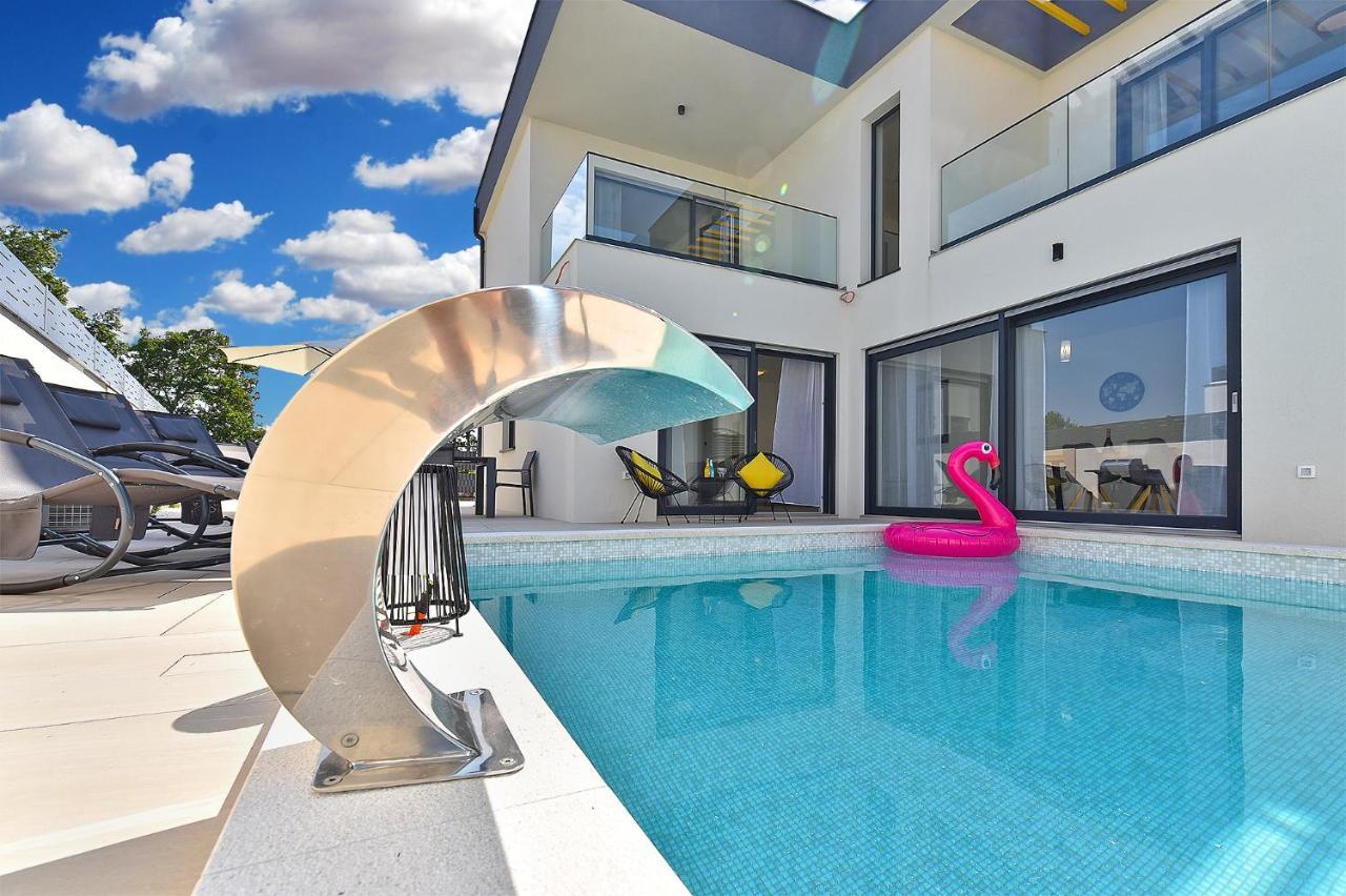 Jlo 2 Mit 4 E-Bikes Villa เปโรย ภายนอก รูปภาพ